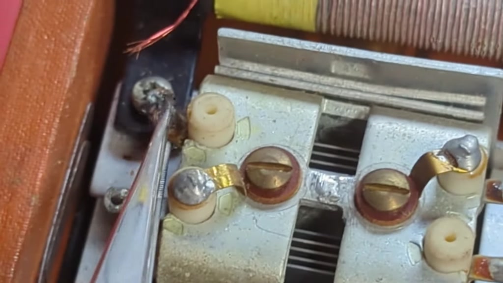 Broken wire at the other end of the antenna coil