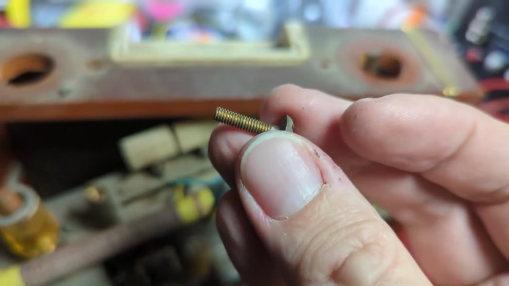 Notekeeping image, so I know which screws I took out
