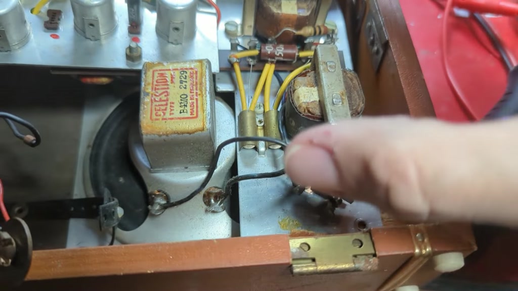 The speaker needs desoldering to get the audio board out